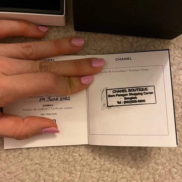 Chanel Coco Crush Earrings Quilted Motif - Picture 2 of 5